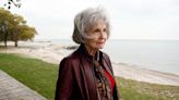 Una de las hijas de Alice Munro asegura que su padrastro abusó de ella cuando era menor