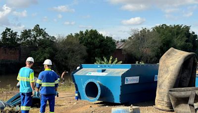 Bomba flutuante para drenar água trazida de São Paulo deve começar a operar neste sábado em Canoas | GZH