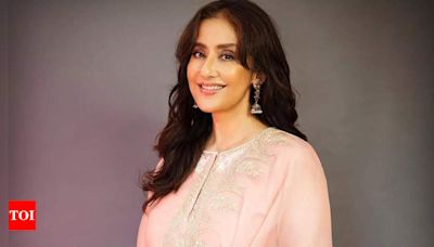 Manisha Koirala on her cancer struggle: Many strangers offered help, the most important emotional support came from my mother | Hindi Movie News - Times of India