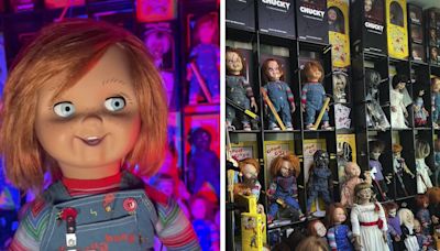 Tiene más de 100 muñecos Chucky y presume su colección en TikTok: los videos son aterradores