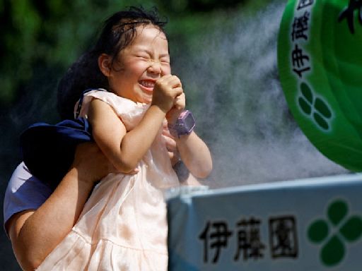 日本各地持續高溫 靜岡縣破40度、小學生喊：要融化了