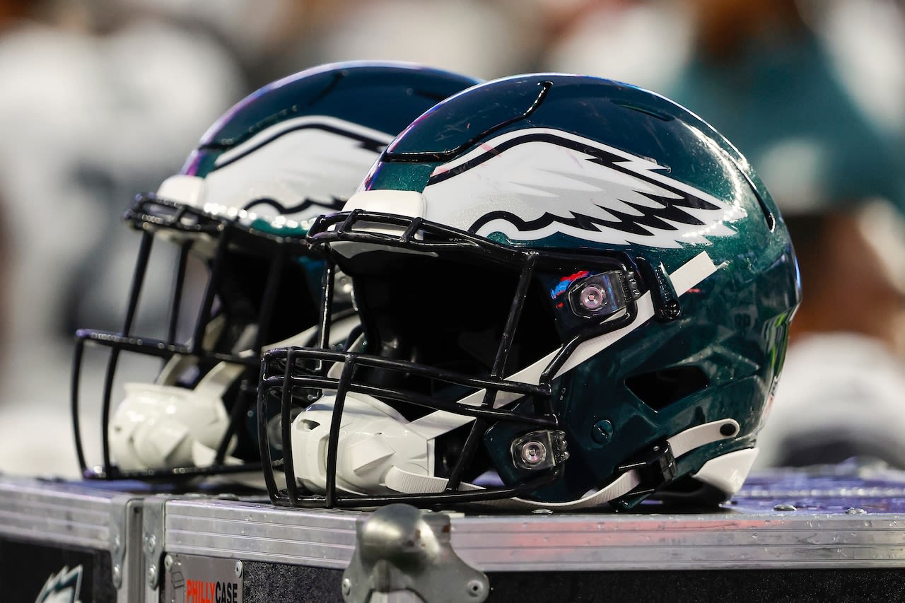 Former Eagles star calls his release a ‘coward-ass move’