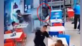 La Policía busca a un chico 'latino, de pelo corto y piel morena' que disparó a tres jóvenes en una pizzería de Madrid