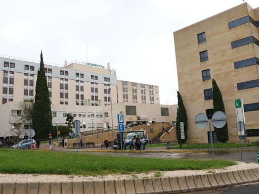 CCOO denuncia la falta de médicos en la UCI del hospital Reina Sofía