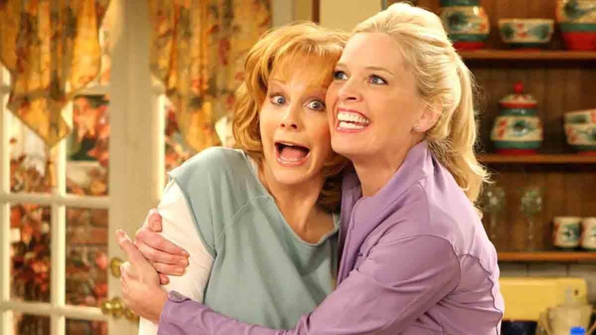 Happy's Place Star Melissa Peterman Opens Up About Reuniting With Reba McEntire for New Series