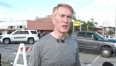 Senator Lankford tours the devastation in Sulphur