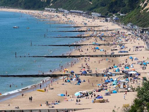 UK weather: Heat health alert issued as Brits told to expect 31C scorcher