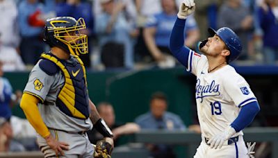 Brewers allow Royals to stage game-changing, seventh-inning rally
