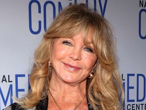 Goldie Hawn Twins With 10-Year-Old Granddaughter in ‘Priceless’ Vacation Photo