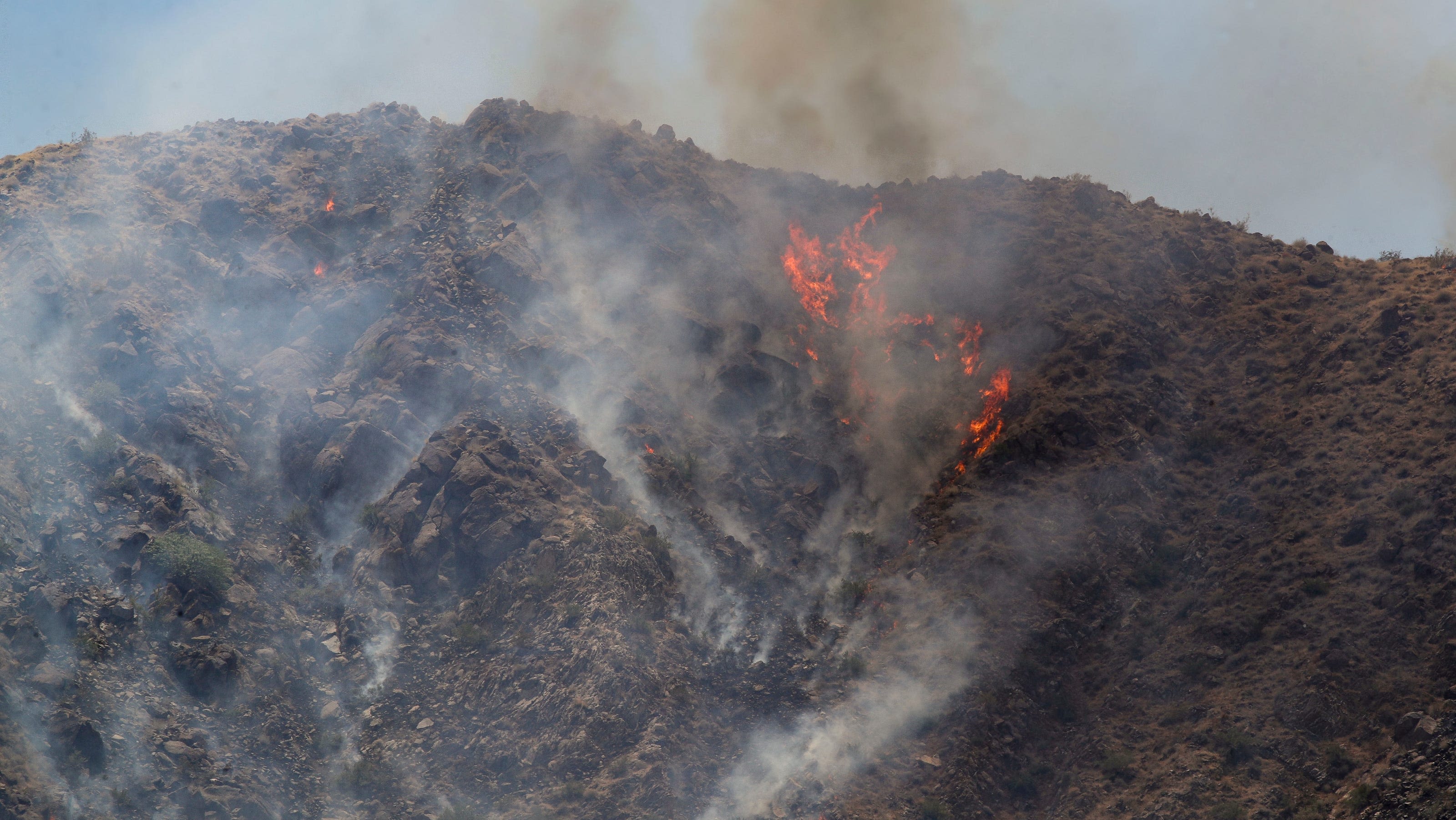 Tuscany Fire near Palm Springs has burned 350 acres