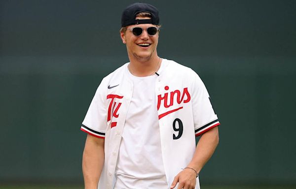 Vikings first-round picks J.J. McCarthy and Dallas Turner struggle with first pitches at Twins game