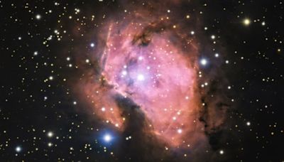 La nebulosa en rosa a 5.500 años luz que te dejará sin palabras