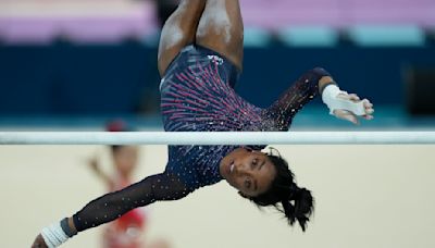 Biles presenta una nueva habilidad que podría llevar su nombre en las barras asimétricas