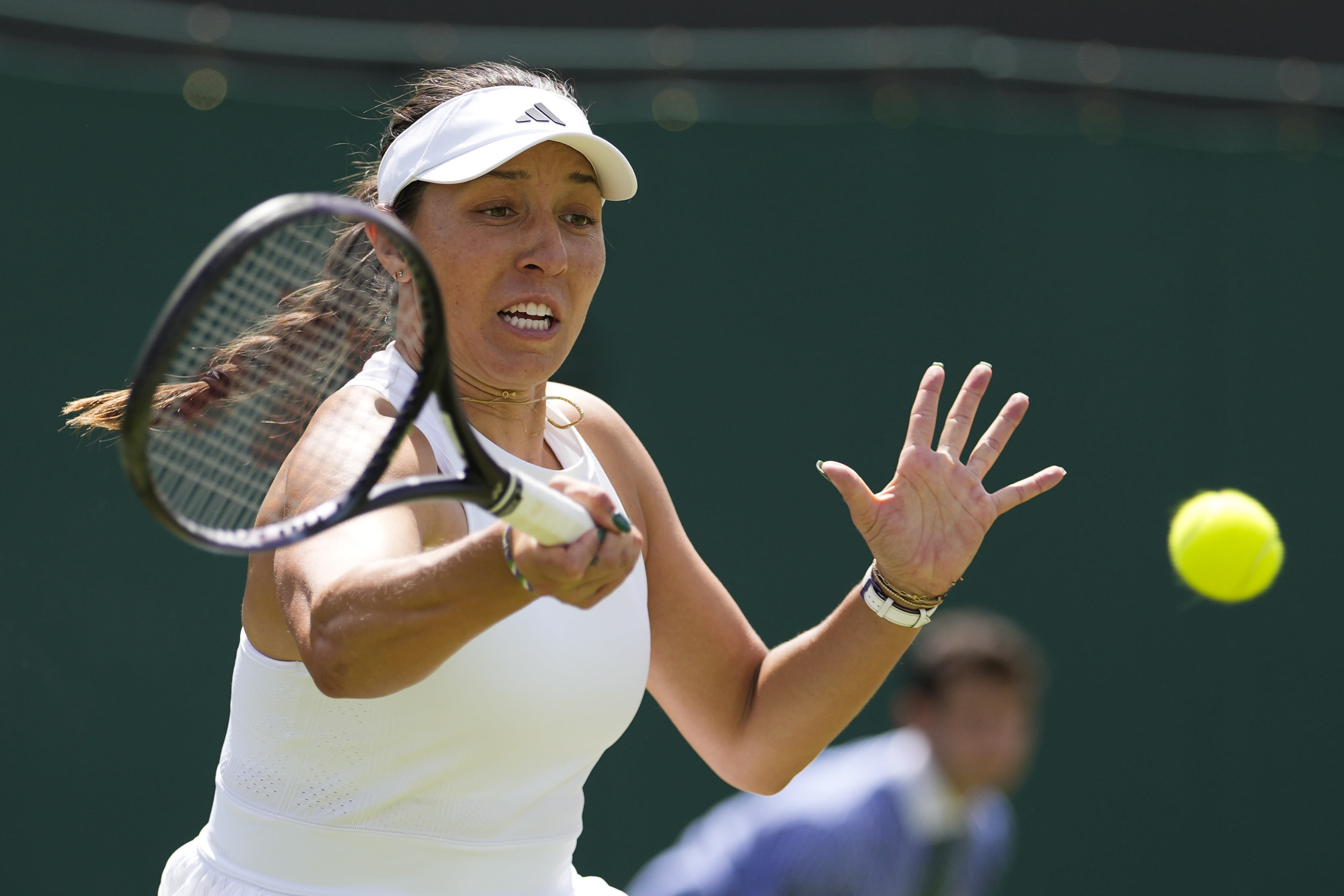 Jessica Pegula suffers astonishing 2nd-round loss at Wimbledon to Wang Xinyu