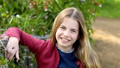 Los príncipes de Gales felicitan a Charlotte por sus 9 años con una postal captada por Kate Middleton