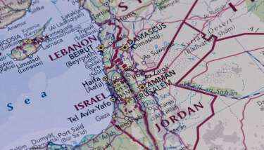 以色列空襲黎巴嫩首都貝魯特 真主黨高階指揮官是獵殺目標 | Anue鉅亨 - 國際政經
