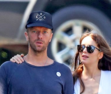 Tras comprometerse: Dakota Johnson y Chris Martin han sufrido fuertes "altibajos" en su relación pero "han vuelto"