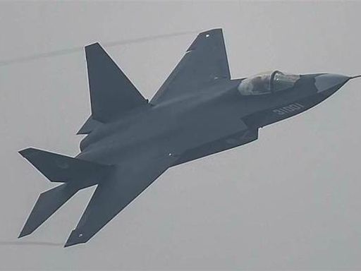 陸FC-31戰機可威脅美F-35、俄Su-57？ 栗正傑曝和殲-35差異 - 政治