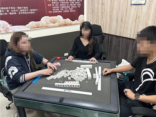 棋牌社高調上網幫約咖聚賭 雲警逮8人查扣3萬多賭資 - 社會