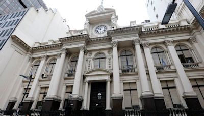 Argentina adjudica equivalente a 4.771 million dlrs en licitación títulos del Tesoro