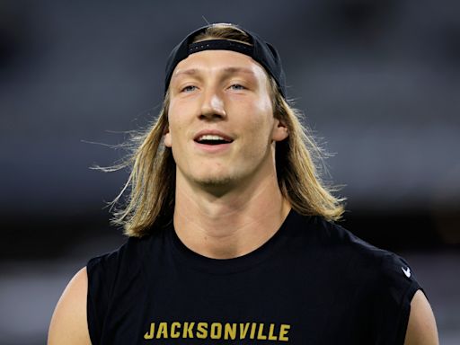 Watch: Jags surprise Trevor Lawrence with congrats video after signing