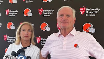 Jimmy and Dee Haslam on what’s driving the stadium decision, Deshaun Watson’s mindset, Nick Chubb sprinting and more: Quick hits