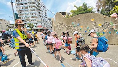 台中 老師引導有方 大元國小放學得來速 - 地方新聞