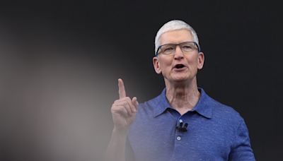 Tim Cook's 5 tips on how to run a company and manage your team