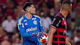 El ninguneo del arquero de Flamengo a Palestino - La Tercera