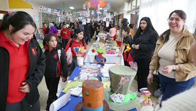 Escuela España tuvo su tercera versión de la Feria de las Pulgas del Libro Usado