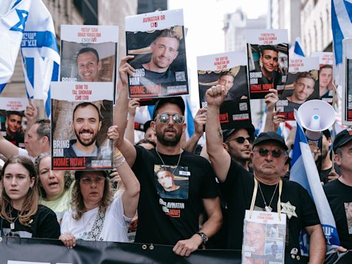 El ministro Katz asiste al Desfile de Israel que reúne a miles de personas en Nueva York