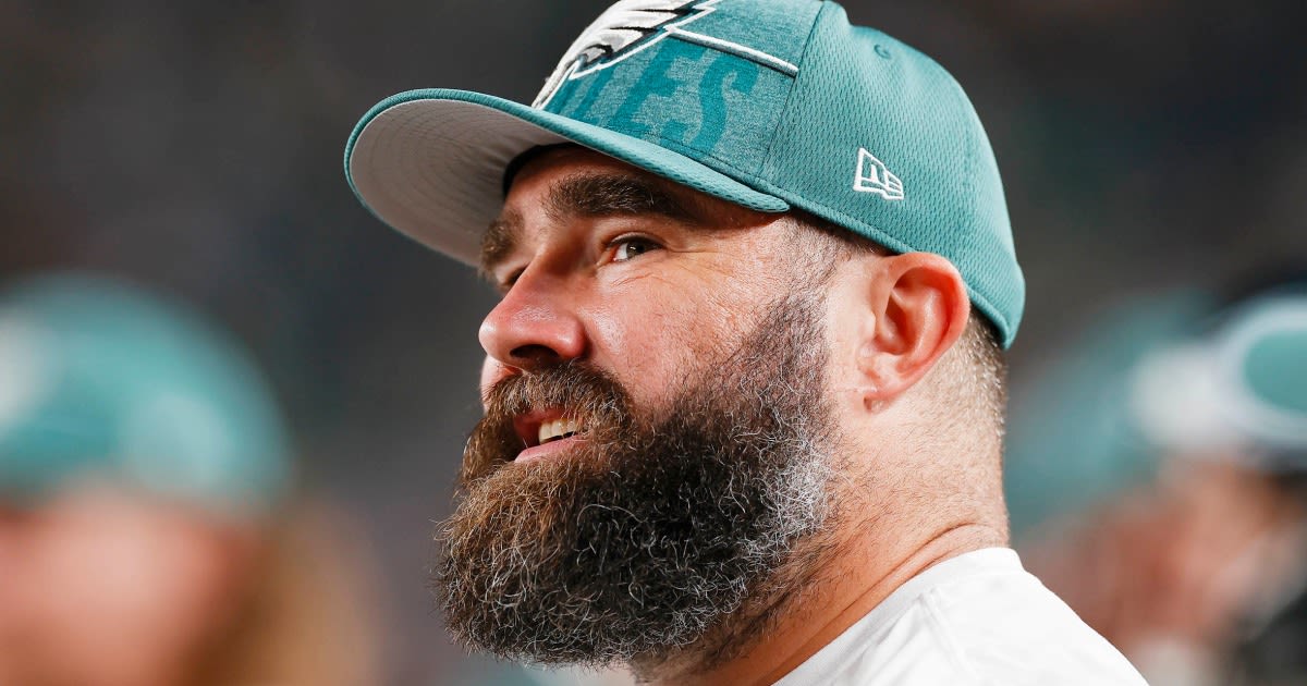 Jason Kelce has joined the great showering debate — and people have opinions