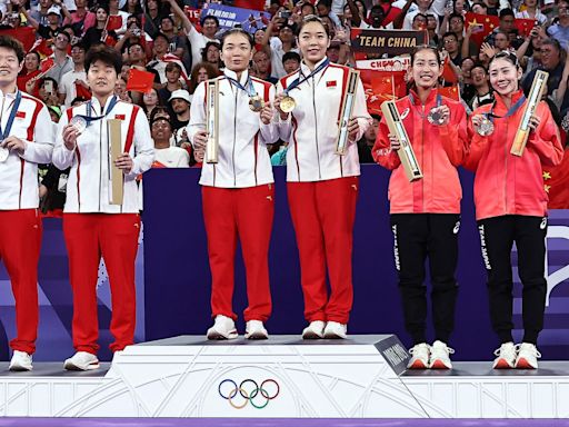 Badminton-Chen, Jia win gold in all-Chinese women's doubles final