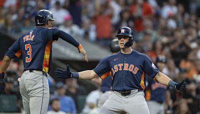 Astros take sole possession of 1st place for 1st time this season with 4-2 win over Mariners