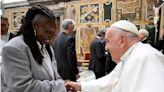 Papa Francisco: como foi o 'casting' que levou Cacau Protásio, Dona Florinda, Whoopi e Porchat ao Vaticano