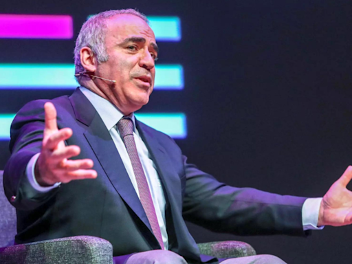 Russia threatens former chess champion Kasparov with criminal charges - Times of India