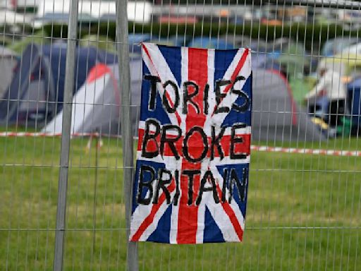 Laboristas consiguen aplastante victoria en las elecciones legislativas británicas