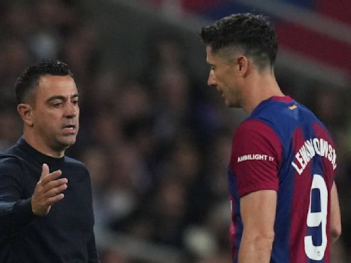"Igual sí quiere que haya tema": la gestión de Xavi con Lewandowski que pone en duda su continuidad en el Barça