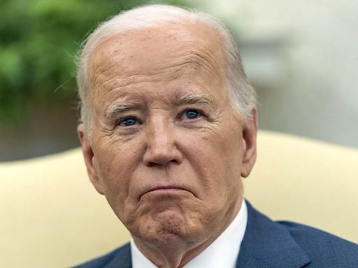 Mejora el índice de aprobación hacia el desempeño de Joe Biden, revela encuesta - La Opinión