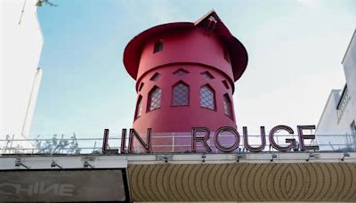 El Moulin Rouge, símbolo de París, amanece sin aspas por primera vez en 135 años