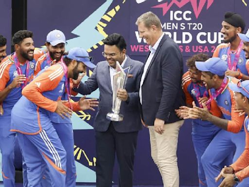 From M S Dhoni, Sachin Tendulkar to Sunil Gavaskar, all hail India's T20 World Cup triumph