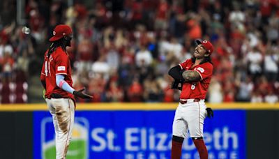 Rain Delay: Cincinnati Reds Have 4-0 Lead Over Los Angeles Dodgers in Sixth Inning