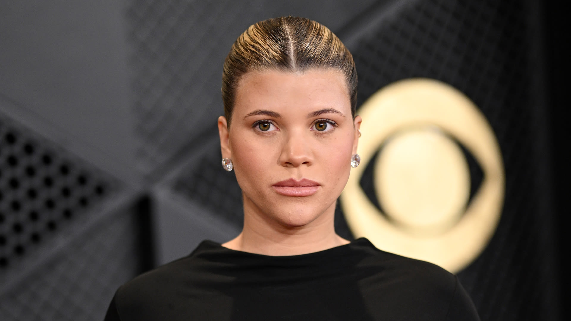 Sofia Richie looks ready to pop as pregnant star shares selfie of her huge belly