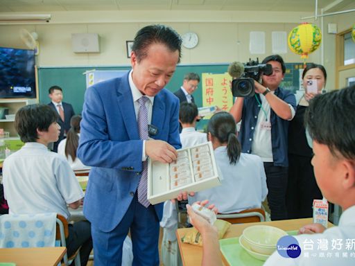 嘉義縣長翁章梁快閃日本 赴山口縣中學推廣蜜梨鳳梨