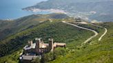 El impresionante monasterio que es una de las muestras más destacadas de la arquitectura románica catalana