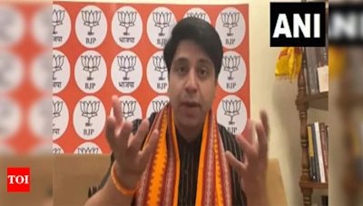 Couple assault video: BJP's Shehzad Poonawalla likens West Bengal's TMC rule with Taliban | Kolkata News - Times of India