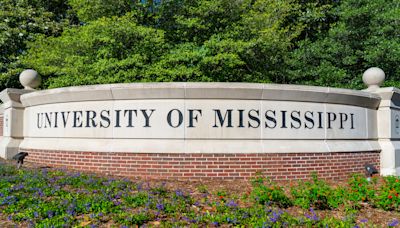 Tensions Rise at Ole Miss With Counter-Protesters