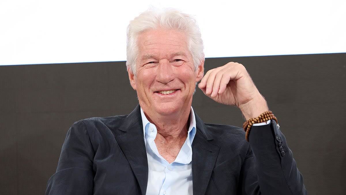 Richard Gere says 'integral' 'Pretty Woman' scene with Julia Roberts was improvised