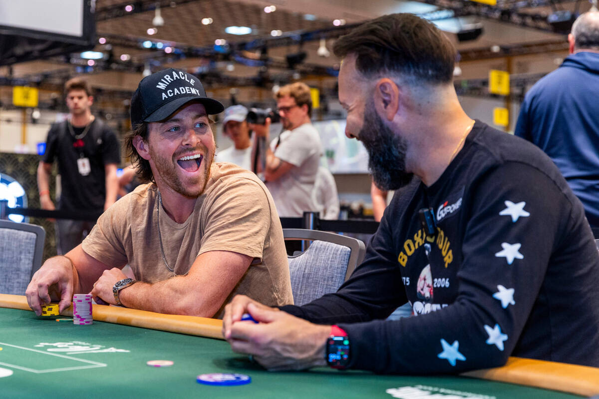 Golden Knights star gets poker lesson on opening day of WSOP