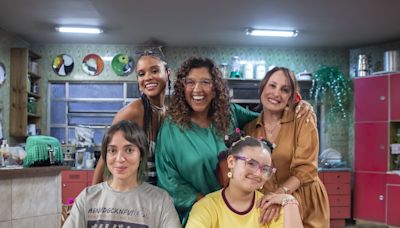 Confira primeira foto de Regina Casé com o elenco de 'Tô nessa', novo humorístico da Globo